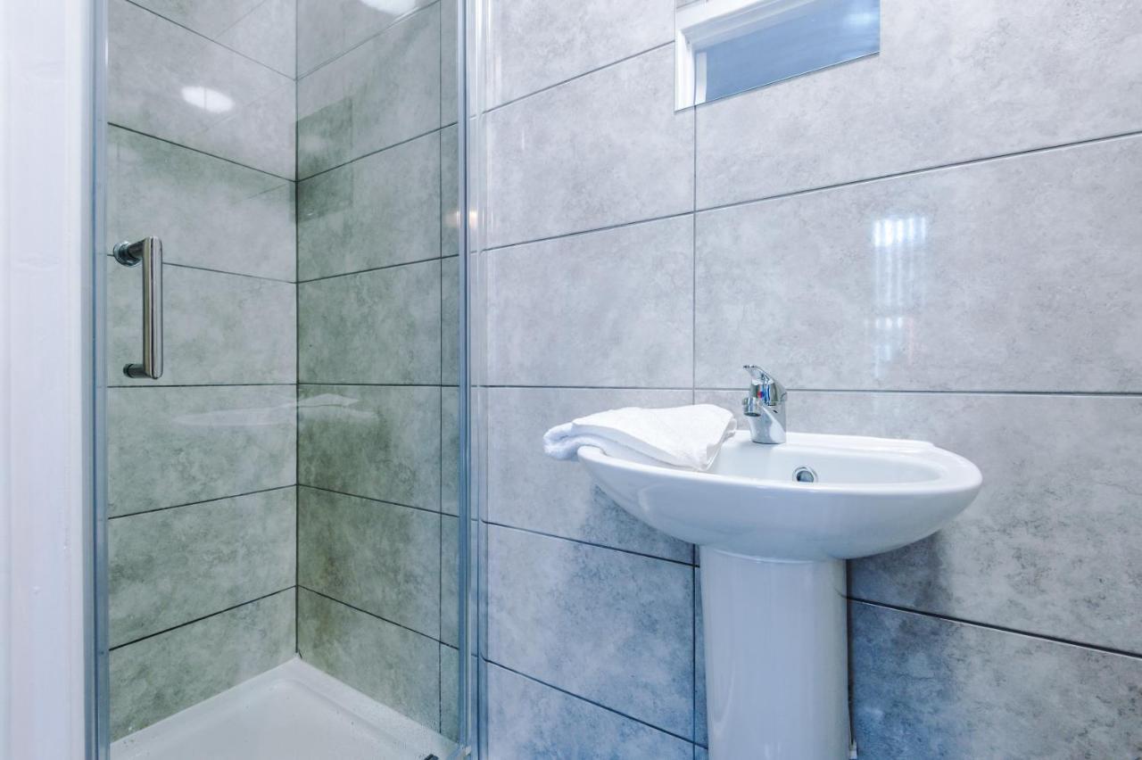 Cosy 3 Bed 3 Bath House - Central Liverpool -Self Check-In & Free Parking! 빌라 외부 사진